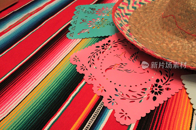 墨西哥斗篷帽背景节日cinco de mayo装饰碎纸班廷旗帜serape毯子碎纸